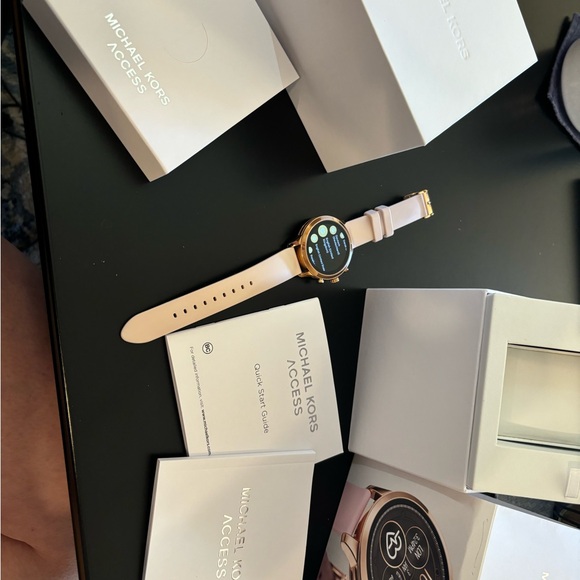 Michael Kors Access Smart Watch - Picture 3 of 4